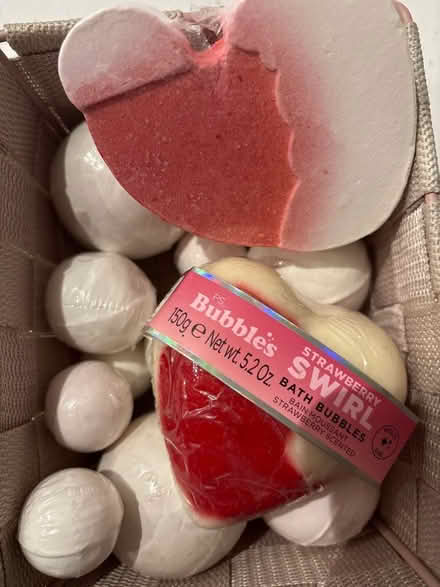 Photo of free Bath bombs (all sealed) (Oxenholme LA9) #1