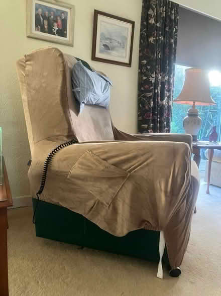 Photo of free Rise and recline chair (Cubbington CV32) #3