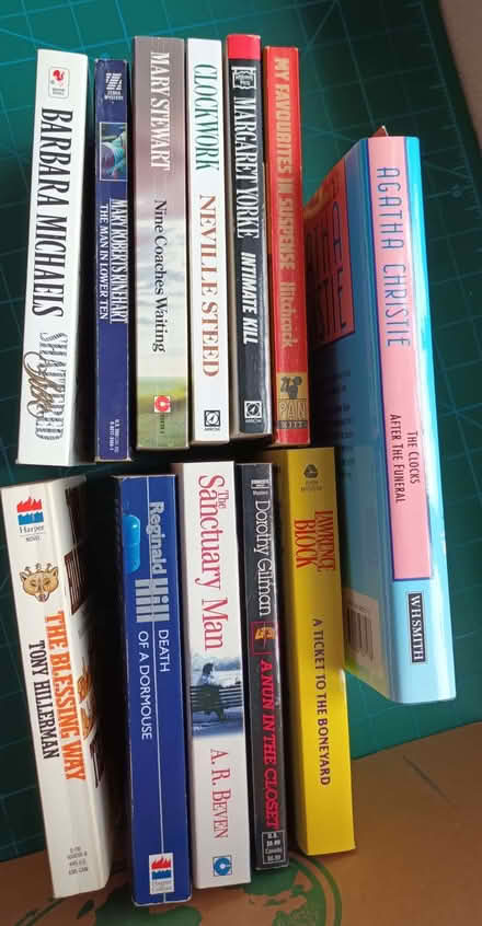 Photo of free Mixed Selection of Paperbacks – Crime & Mystery (Hatch End HA5) #2