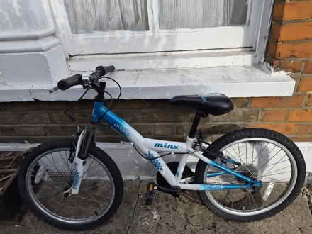 Photo of free Girl's bike (probably 5 -7 years) (London N17) #2