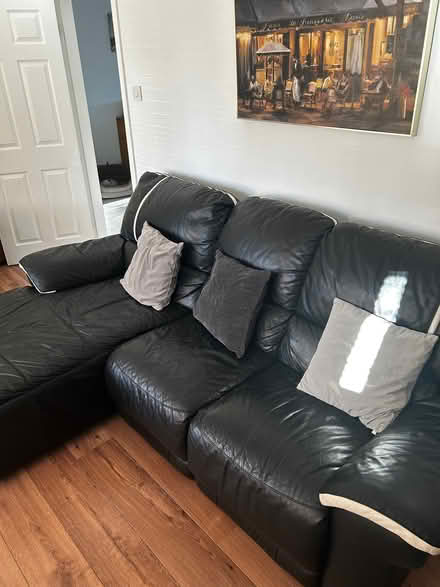 Photo of free Black/cream leather sofas and chair (Haxey DN9) #4