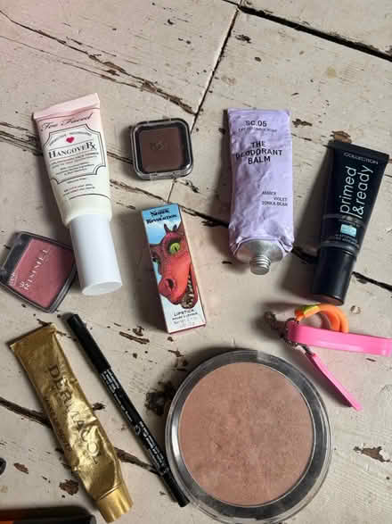 Photo of free Makeup (SE4) #3