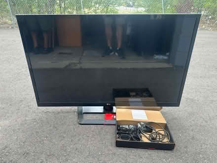 Photo of free TVs (88th & Devonshire/Welby/York) #1
