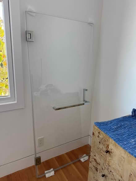Photo of free glass surround panels for bathtub (Noe Valley) #2