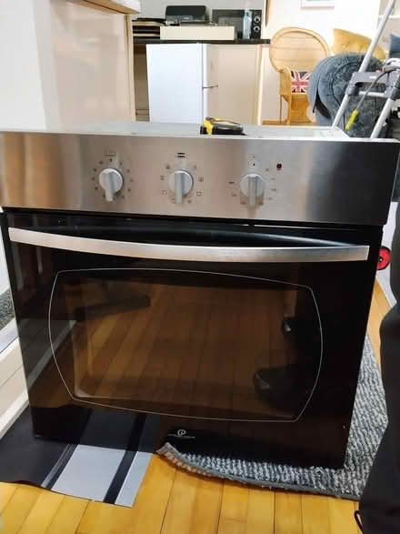 Photo of free Very clean , hardly used oven (Bradley Fold Radcliffe) #1