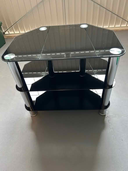 Photo of free TV Glass Corner Unit (Berkeley GL13) #3