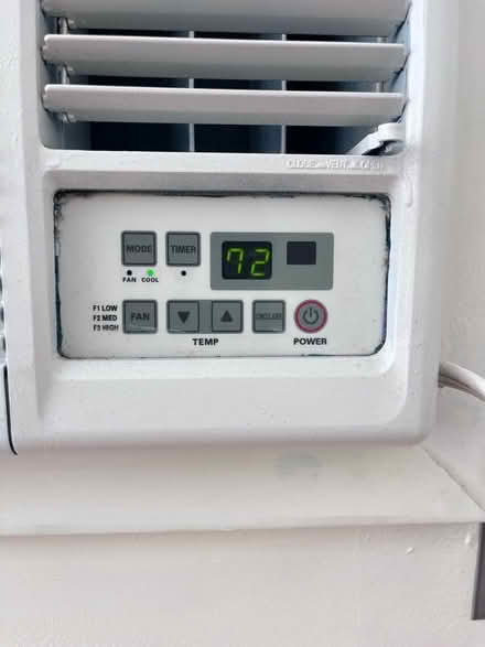 Photo of free Working wall AC (Fair Lawn, NJ) #1