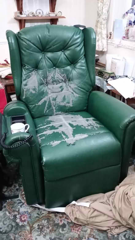 Photo of free Rise and recline chair (Cubbington CV32) #4