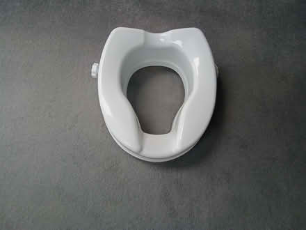 Photo of free Toilet seat raiser (Leighton Buzzard LU7) #1