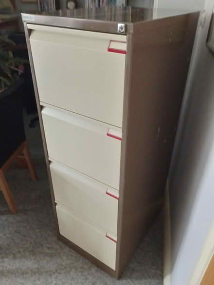 Photo of free 4 drawer filing cabinet (Botley OX2) #2