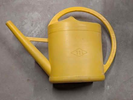 Photo of free 11 L water can (Ottawa) #1