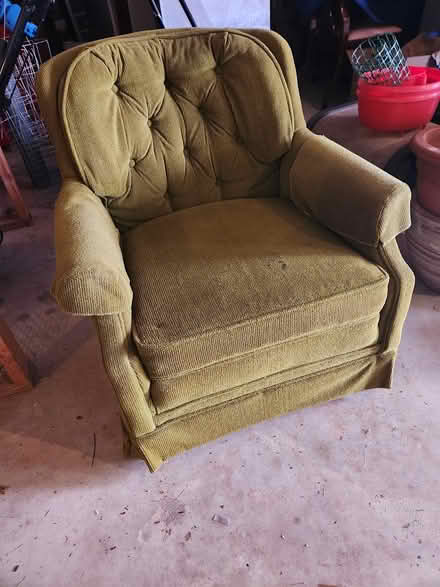 Photo of free Chair (Waxpool & Ashburn Rd.) #2