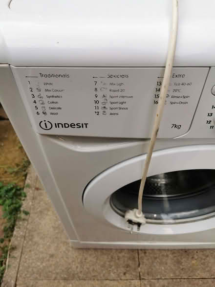 Photo of free Indesit Washing Machine (Woodside CR0) #2