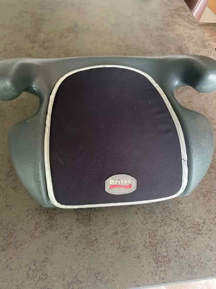Photo of free Britax booster seat 15 to 36 kg (Brooke NR15) #1