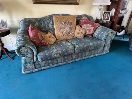 Photo of free Beautiful Three Piece Suite (Maney B72) #3