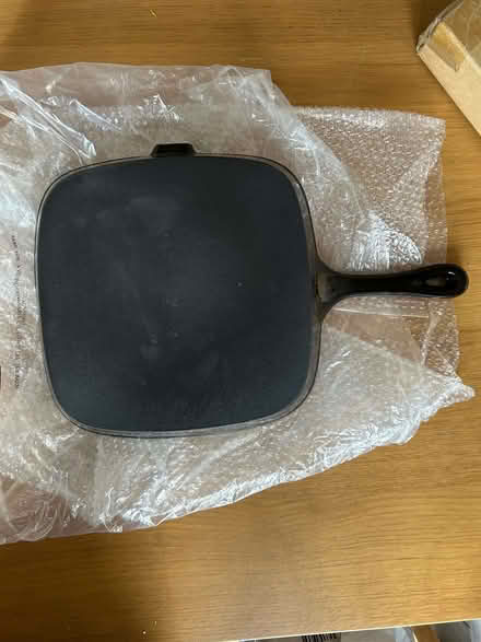 Photo of free Cast Iron Square Grillet Pan (Shelton Lock DE24) #4
