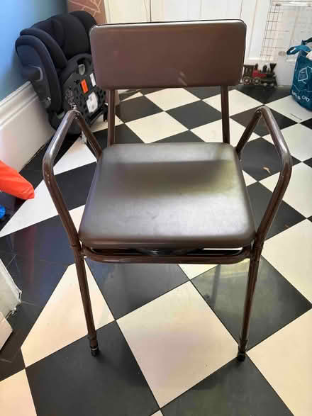 Photo of free Commode - no pan (Sharrow S7) #4
