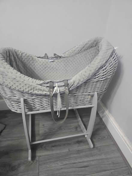Photo of free Moses basket (L21 1br) #3