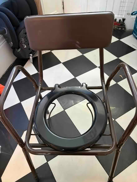 Photo of free Commode - no pan (Sharrow S7) #3