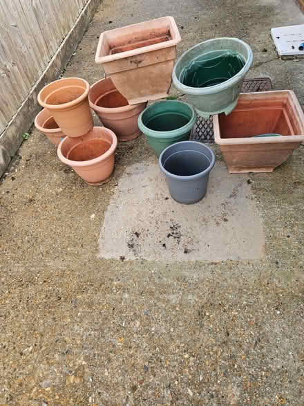 Photo of free Plastic Flower Pots. (Telscombe Cliffs BN10) #1