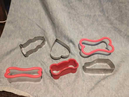 Photo of free dog biscuits cookie cutters (Big Timber & Randall Rd, Elgin) #1