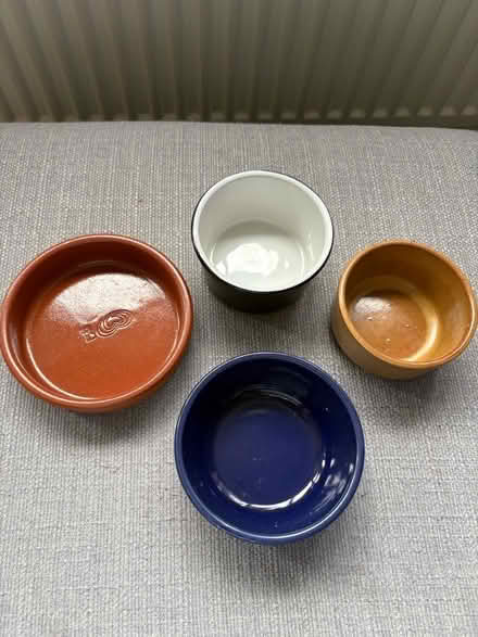 Photo of free Ceramic small pots (Erith DA17) #2