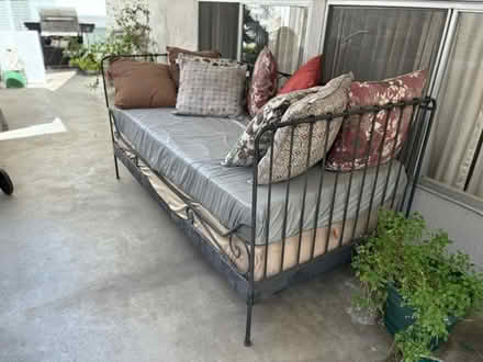 Photo of free rod iron day bed (studio city) #1