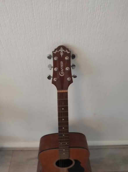 Photo of free Acoustic guitar (E10 6RH) #2