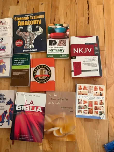 Photo of free Spanish books (Hanworth TW13) #2