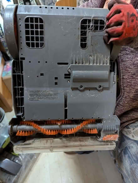 Photo of free 2 Vax carpet cleaners for spares or repairs (Portslade by Sea BN41) #2