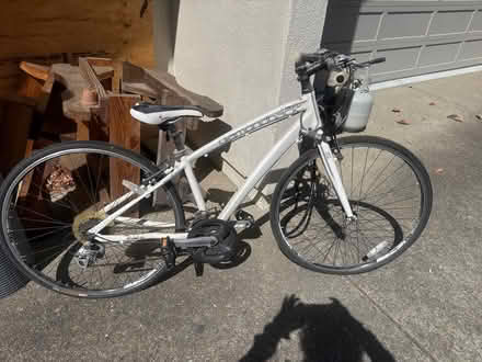 Photo of free Girls Diamondback Clarity Bicycle (Grey Eagle) #1