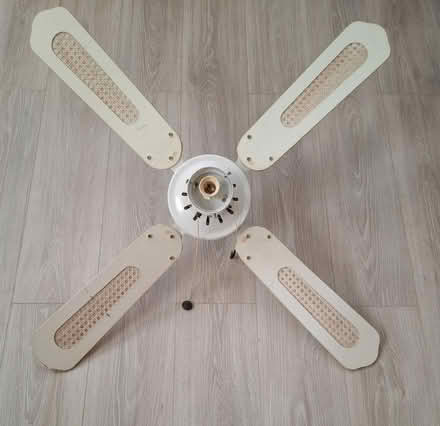 Photo of free Ceiling fan with light (Horley RH6) #1