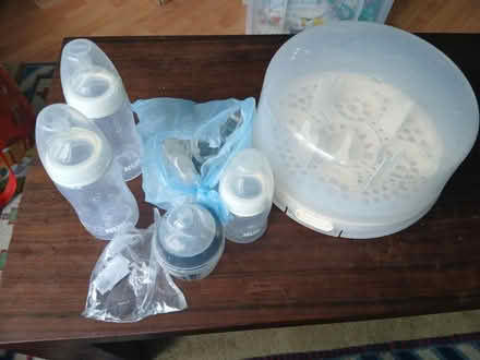 Photo of free Baby bottles and steriliser (Clapham (SW4)) #2