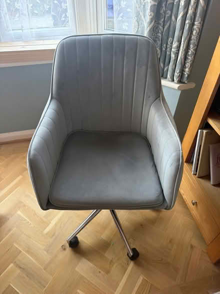 Photo of free Small office chair on castors (Charminster BH9) #1