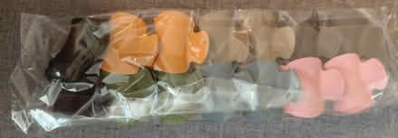 Photo of free Small Hairclips (Hollymead) #1