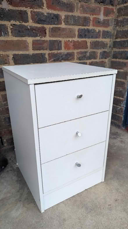 Photo of free White Bedside Drawers (Oxhey, WD19) #1