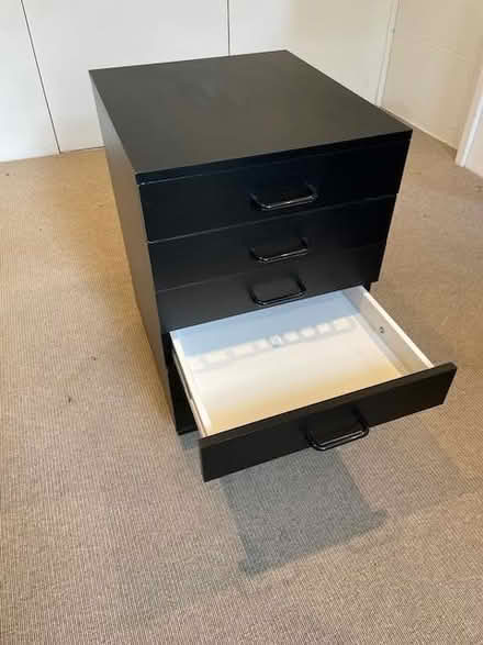 Photo of free modern chest drawers (Cheriton, Hants SO24 0QA) #2