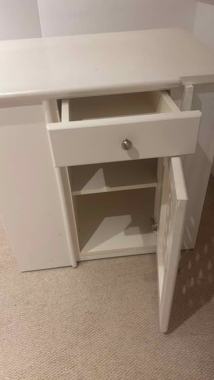 Photo of free White small cabinet (East Finchley) #3