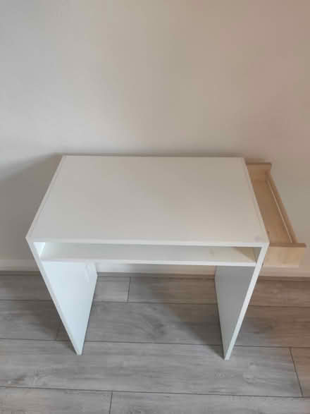 Photo of free Small white desk with upper shelf (E10 6RH) #1