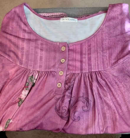 Photo of free 2 size 2X tops (Hollymead) #2