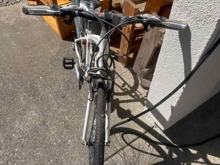 Photo of free Girls Diamondback Clarity Bicycle (Grey Eagle) #4