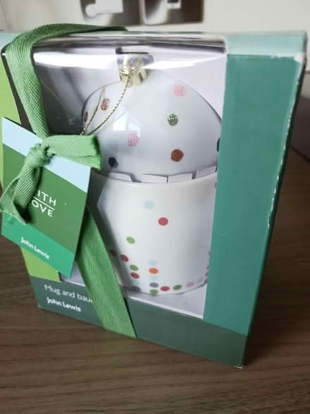 Photo of free Mug and Xmas tree bauble (Hayling Island PO11) #1