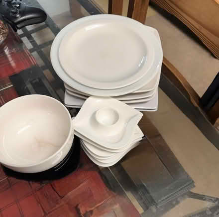 Photo of free Plates and toys (Hendon NW4) #2