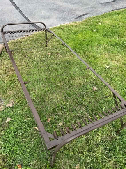 Photo of free curb alert (Town of Amsterdam) #2