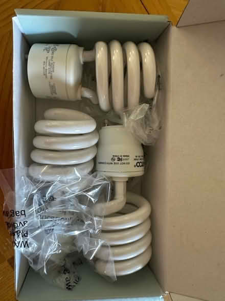 Photo of free GU24 CFL Light Bulbs (Shenandoah Farms, VA) #2