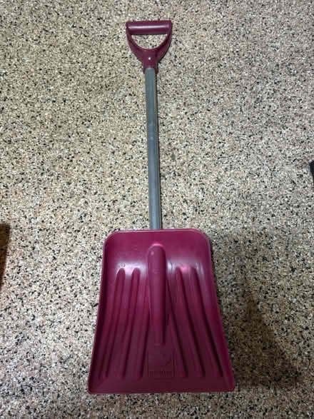 Photo of free Portable snow shovel (Norbeck and Layhill Roads) #1