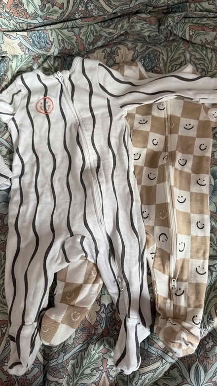 Photo of free Baby clothes (Crayford DA1) #4