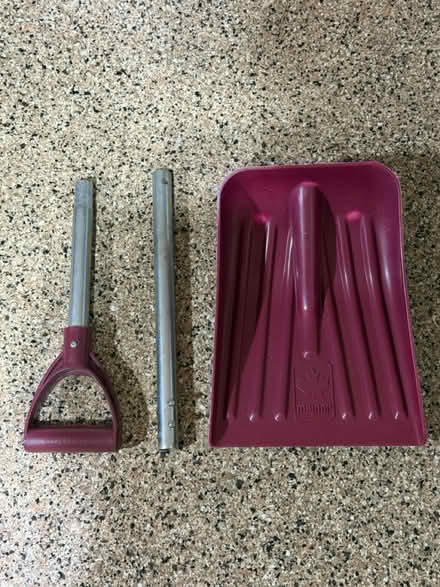 Photo of free Portable snow shovel (Norbeck and Layhill Roads) #2