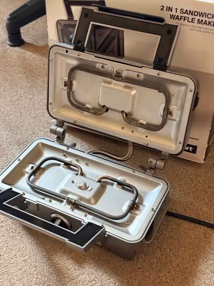 Photo of free FAULTY Cuisinart GRSM1WU waffle/sandwich maker (North Camp GU14) #2