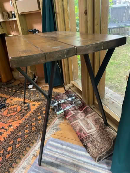 Photo of free Lovely table / small desk (Finsbury Park, N4) #1